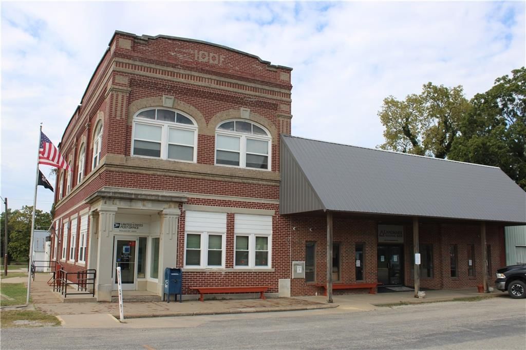 102 N Commercial Street — photo 35