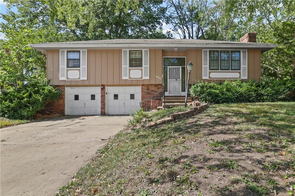 12704 BRISTOL Avenue, Grandview, MO
