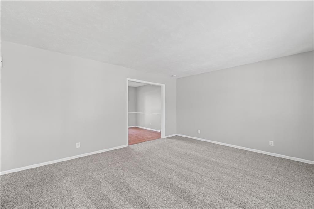 12704 BRISTOL Avenue — photo 4