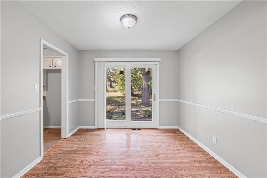 12704 BRISTOL Avenue — photo 7