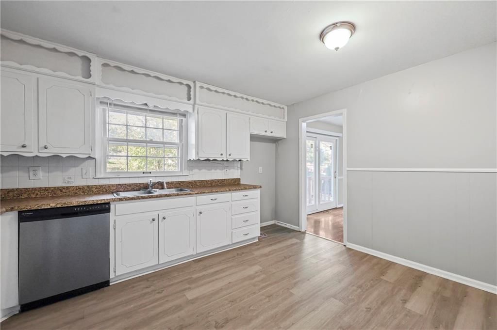 12704 BRISTOL Avenue — photo 10