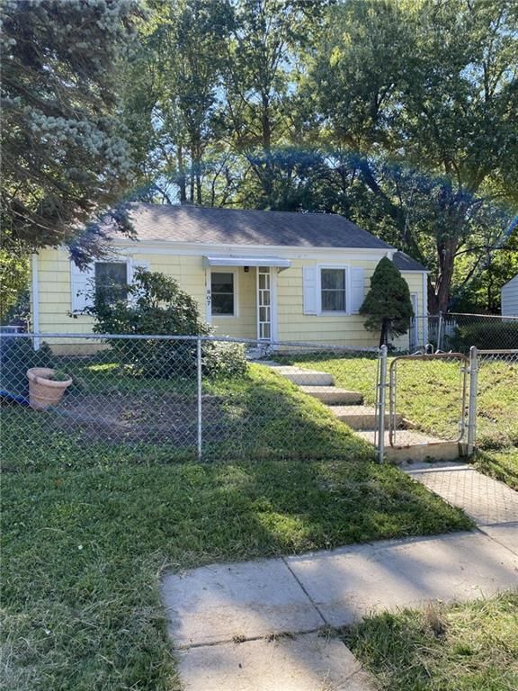 807 NE 46th Street, Kansas City, MO