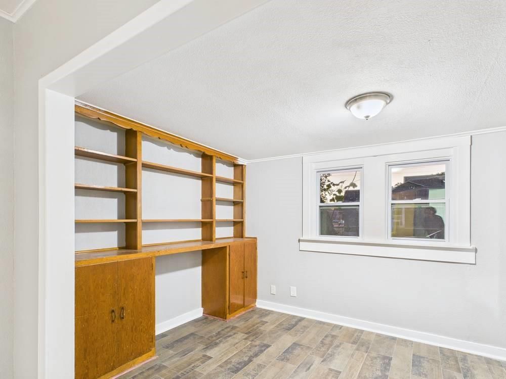 409 E 8th Street — photo 13