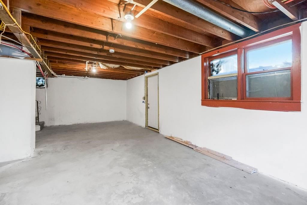 Photo 21 of 27 - 1502 S Pleasant Street