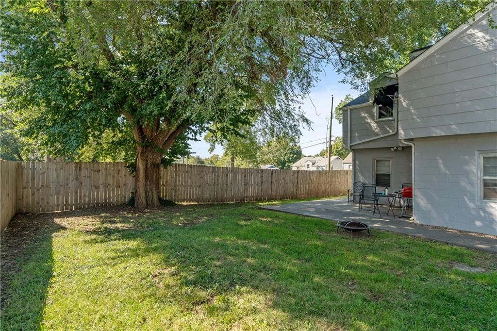 2022 S Hedges Avenue — photo 3