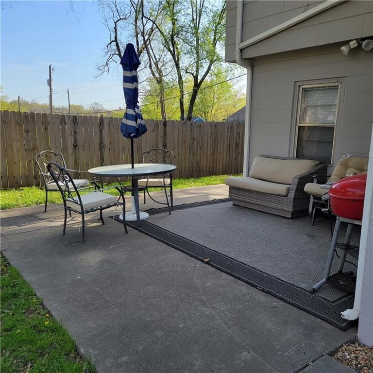 2022 S Hedges Avenue — photo 30