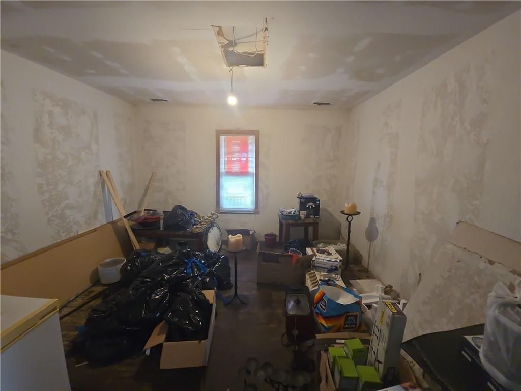Photo 5 of 11 - 2334 Walrond Avenue