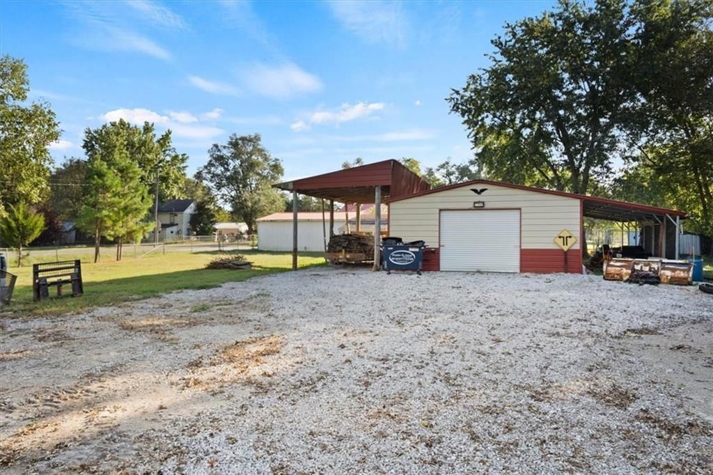 Photo 26 of 30 - 312 N E Highway