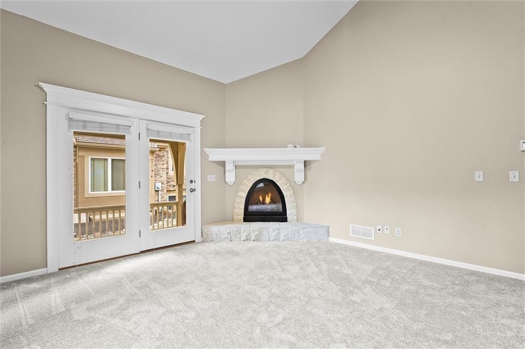 13928 S Summit Street — photo 9