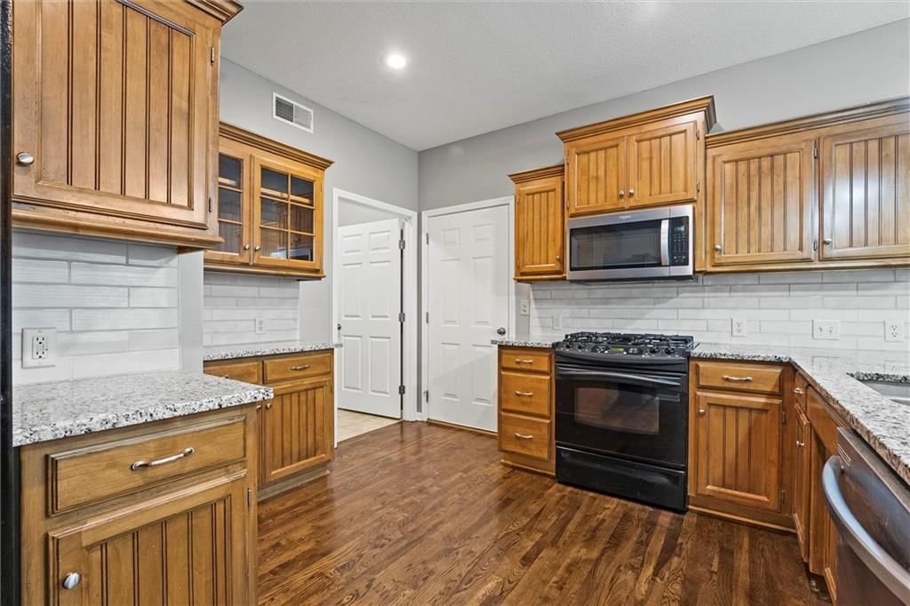 13928 S Summit Street — photo 12