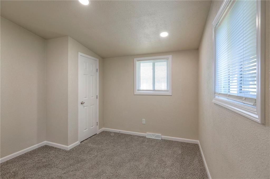 1103 S Crisp Street — photo 17