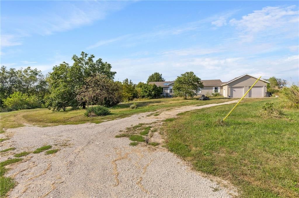 215 NW 415 Road — photo 3