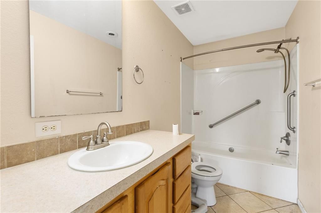 215 NW 415 Road — photo 17