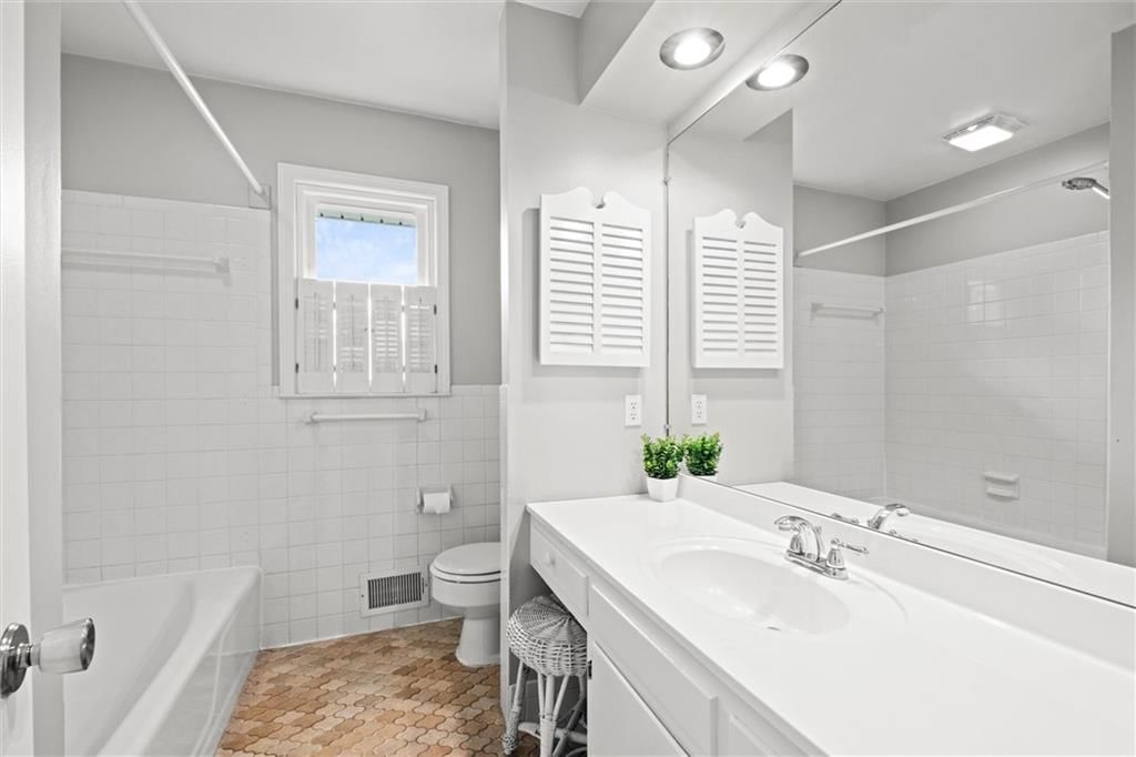 611 Montcrew Street — photo 15