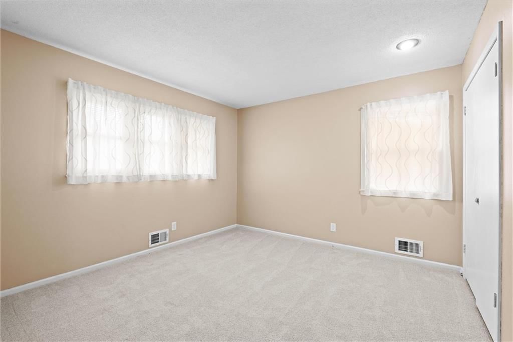 611 Montcrew Street — photo 17