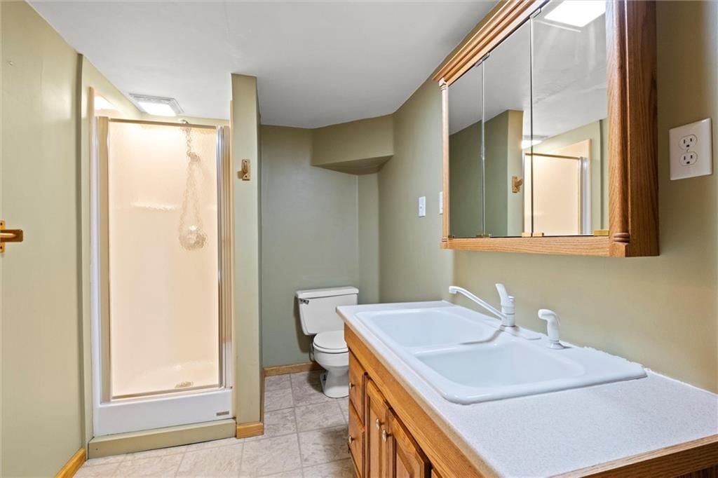 611 Montcrew Street — photo 27