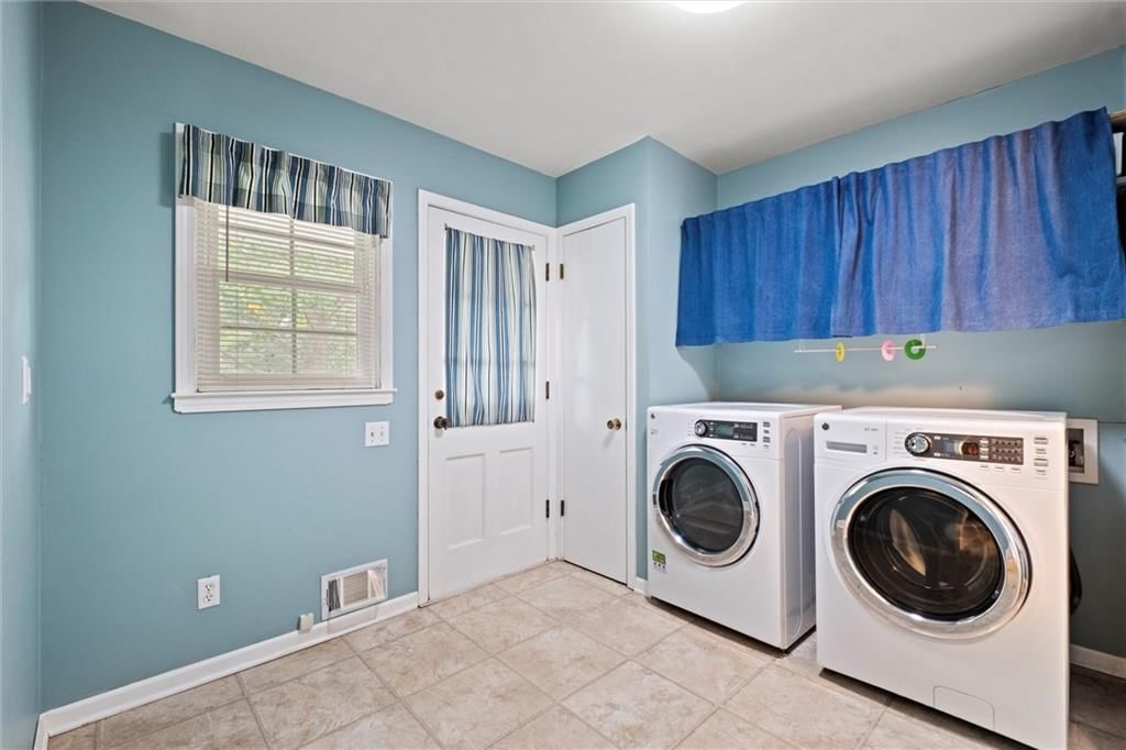 611 Montcrew Street — photo 29