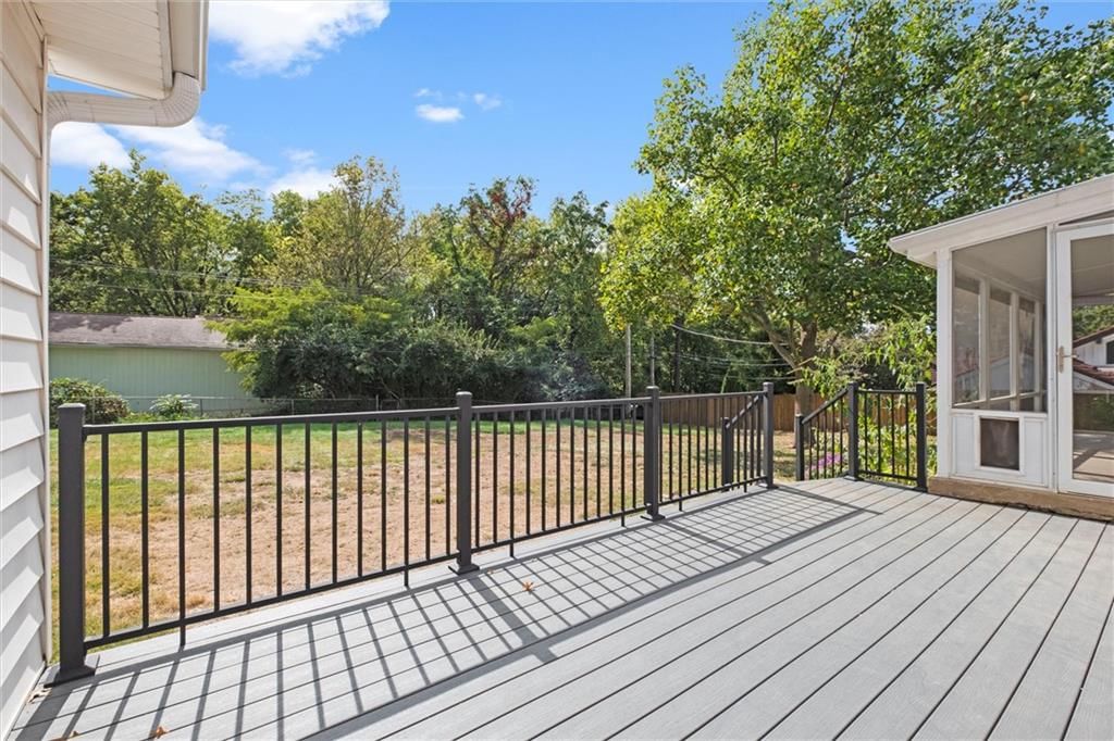 611 Montcrew Street — photo 32