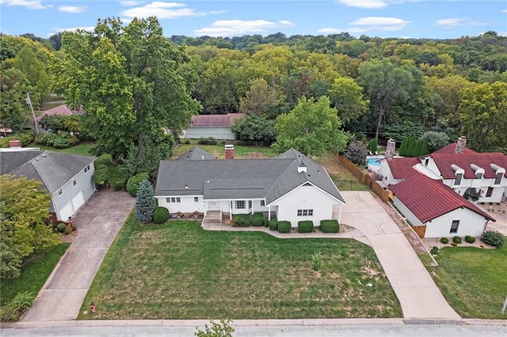 611 Montcrew Street — photo 35