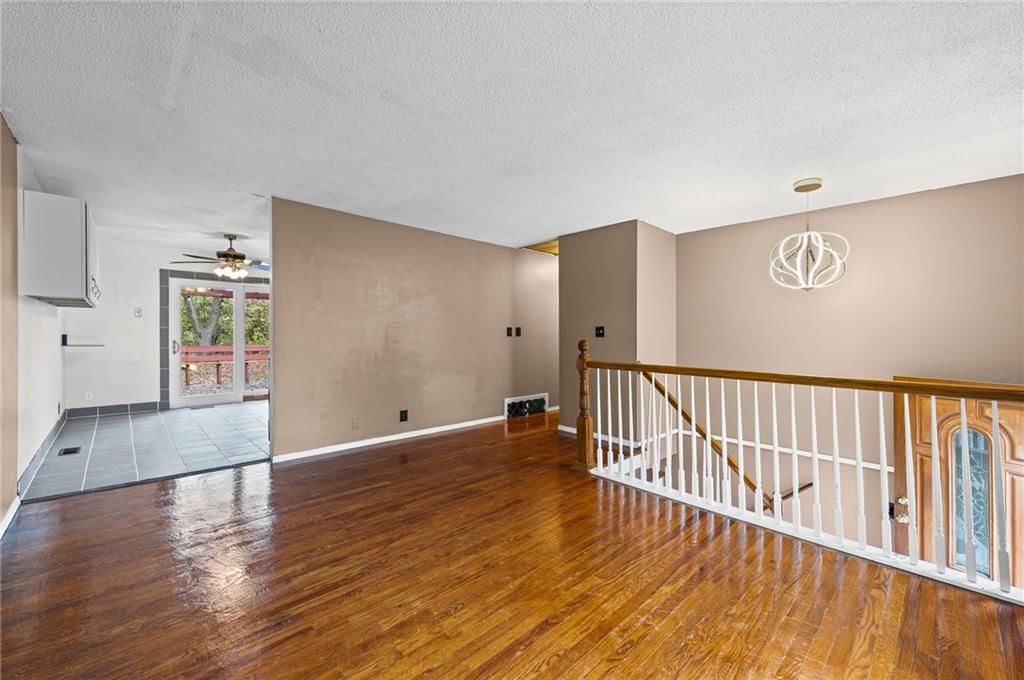 9532 Wallace Avenue — photo 6