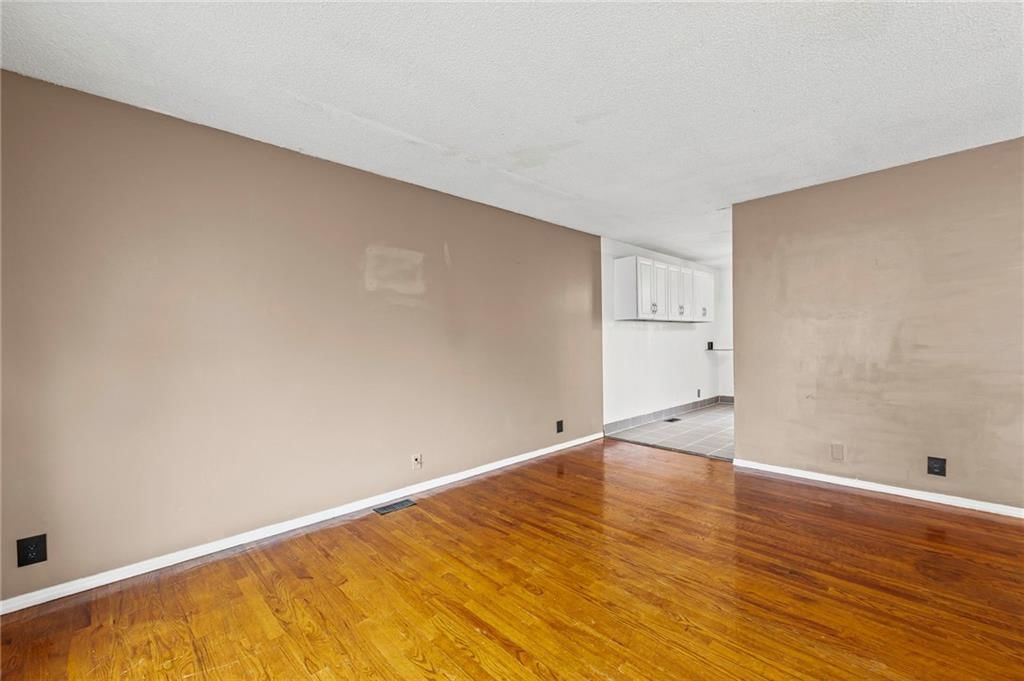 9532 Wallace Avenue — photo 7