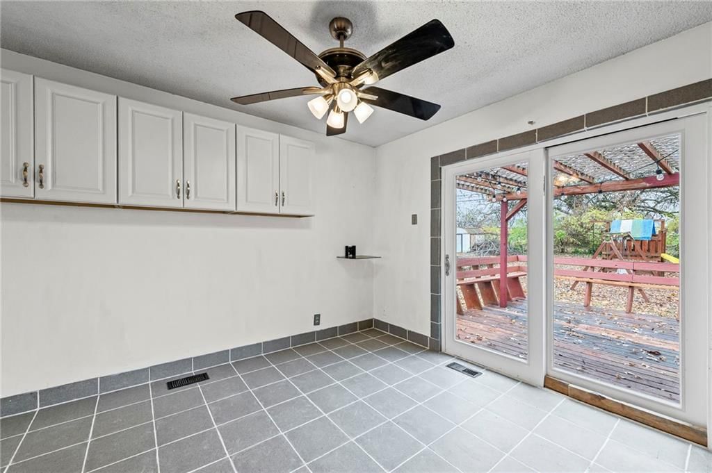 9532 Wallace Avenue — photo 11