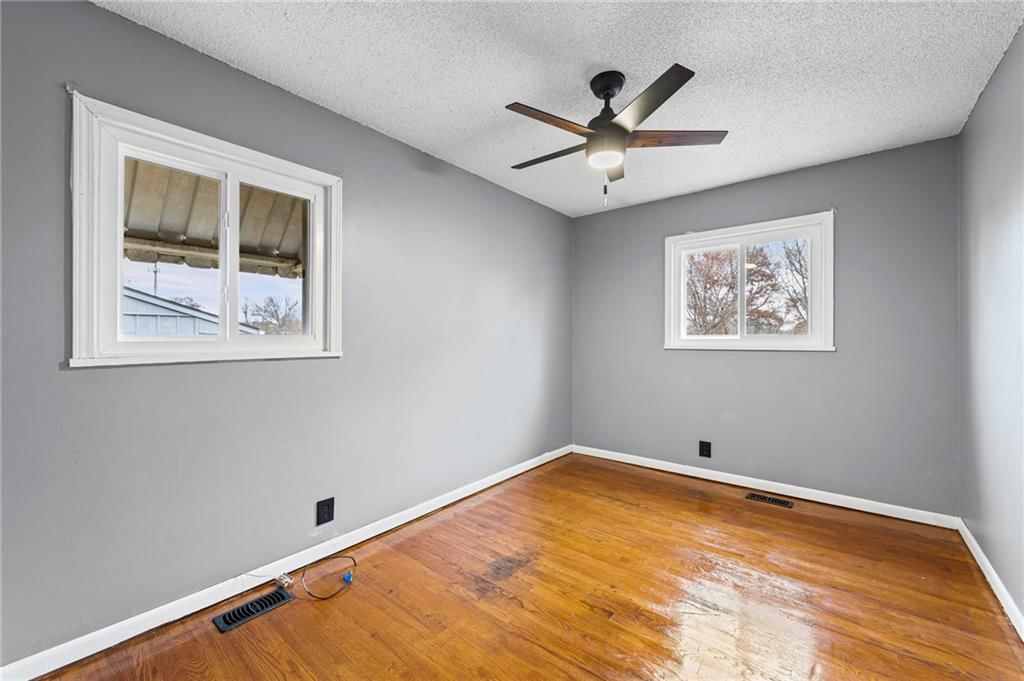 9532 Wallace Avenue — photo 12