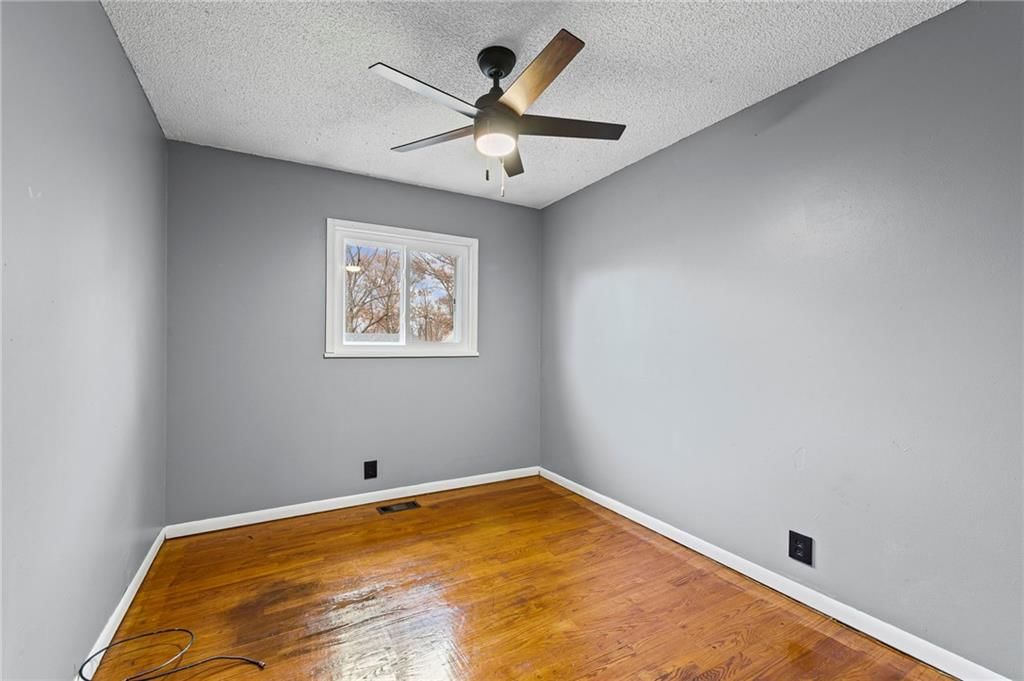 9532 Wallace Avenue — photo 14