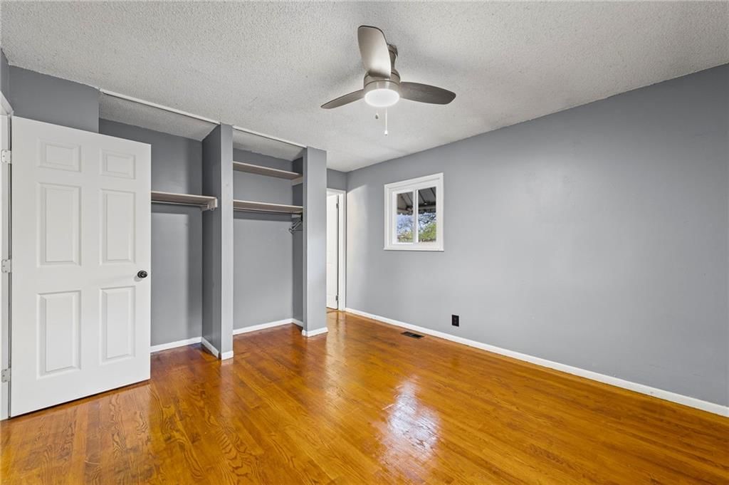 9532 Wallace Avenue — photo 18