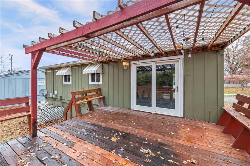 9532 Wallace Avenue — photo 24