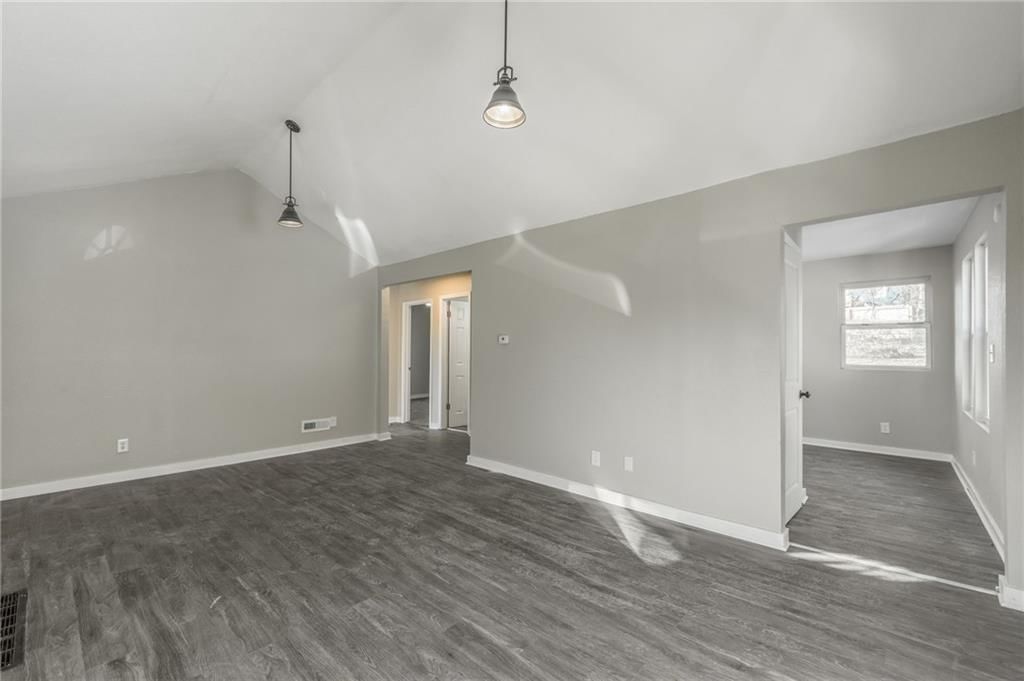 3920 Spruce Avenue — photo 2