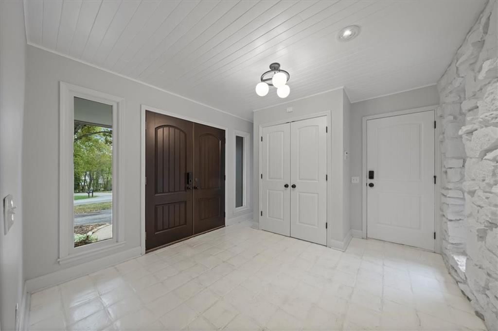 Photo 3 of 41 - 20906 Pebble Lane