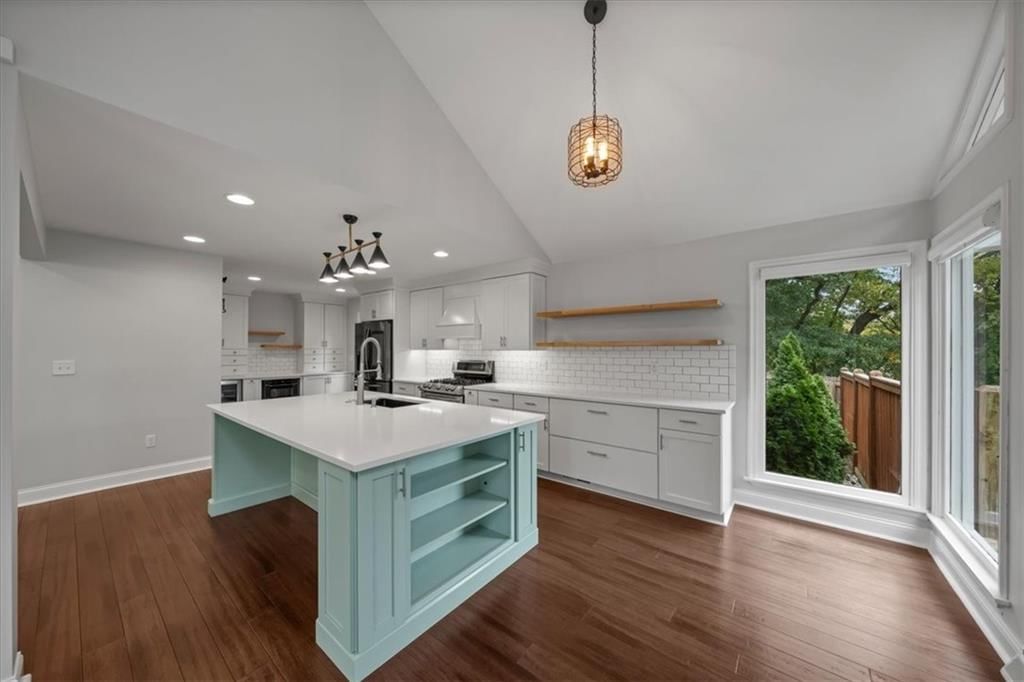 Photo 6 of 41 - 20906 Pebble Lane