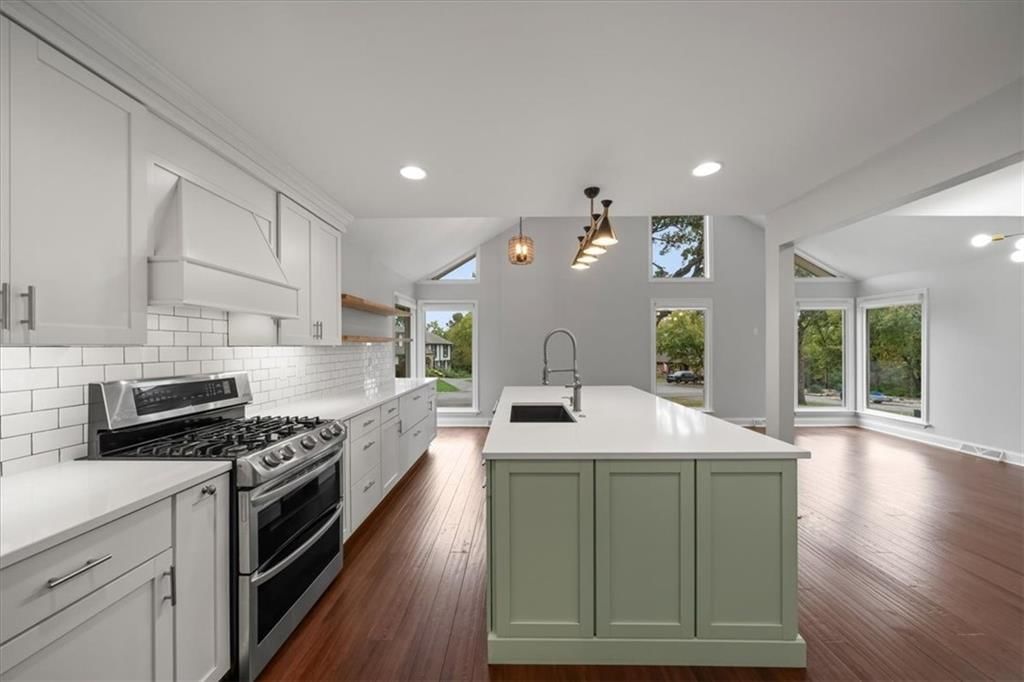 Photo 9 of 41 - 20906 Pebble Lane