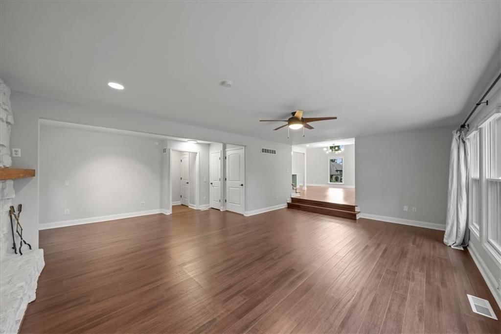 Photo 16 of 41 - 20906 Pebble Lane