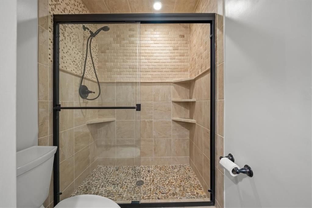 Photo 19 of 41 - 20906 Pebble Lane