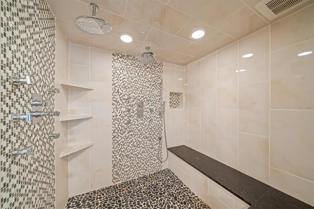 Photo 23 of 41 - 20906 Pebble Lane