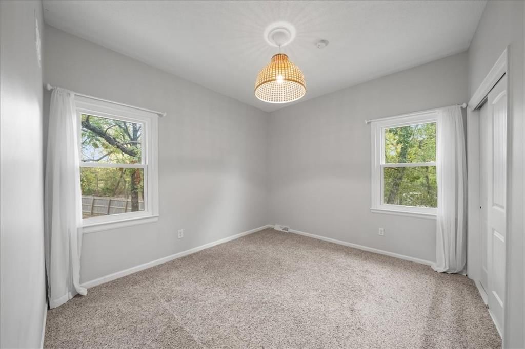 Photo 27 of 41 - 20906 Pebble Lane