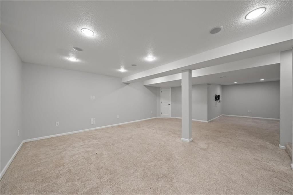 Photo 32 of 41 - 20906 Pebble Lane
