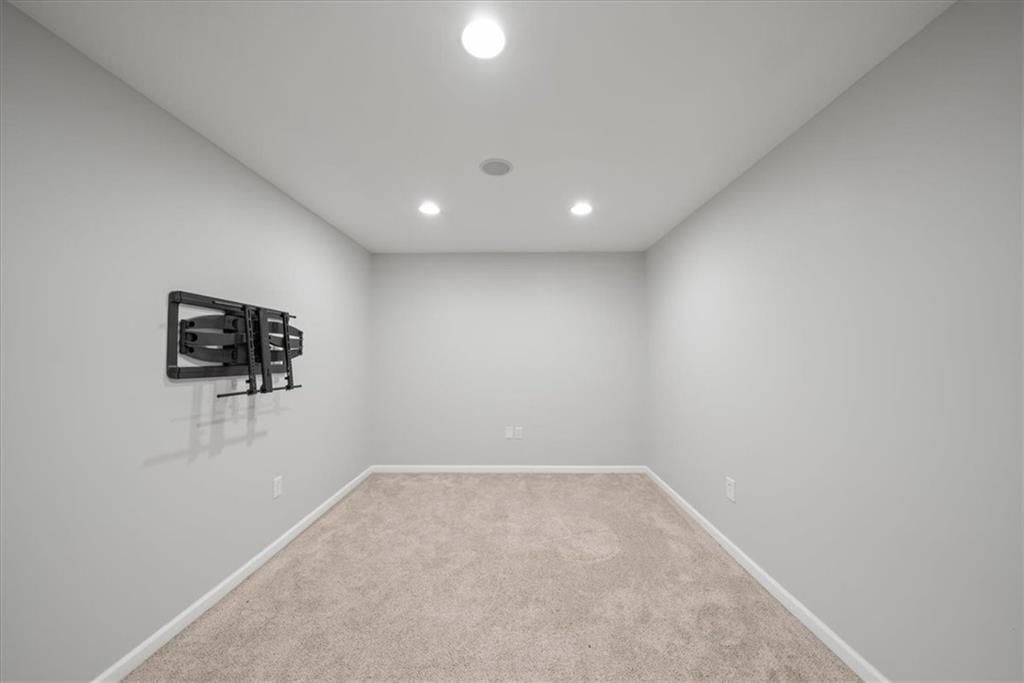 Photo 33 of 41 - 20906 Pebble Lane