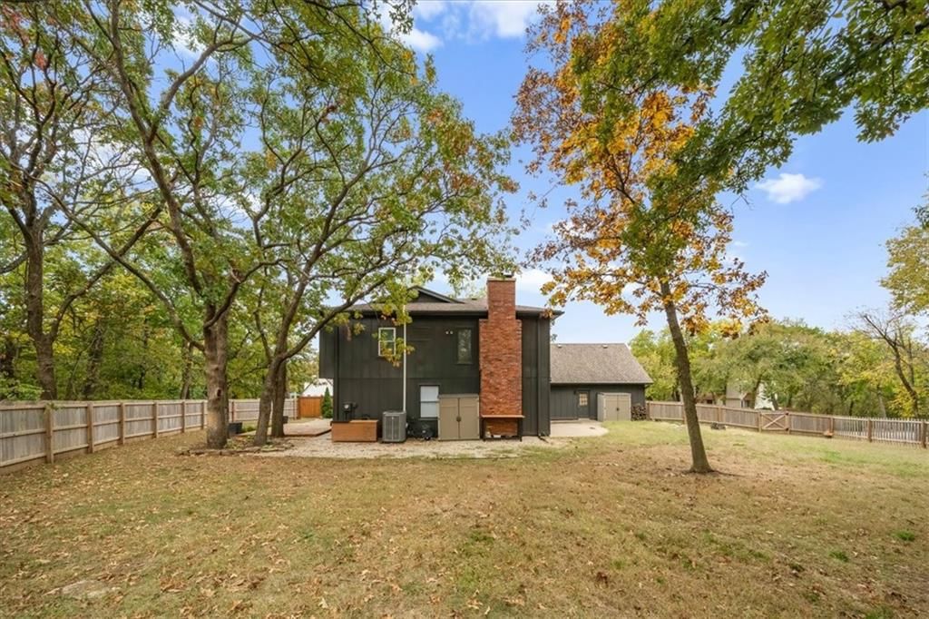 Photo 36 of 41 - 20906 Pebble Lane