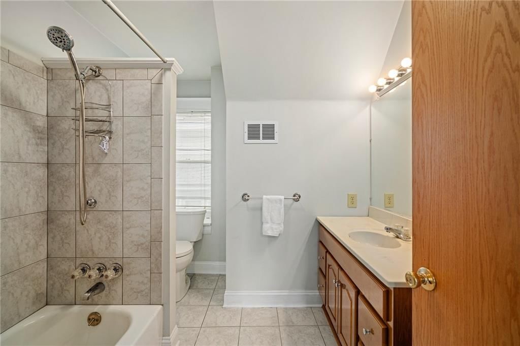 1333 Waverly Avenue — photo 23