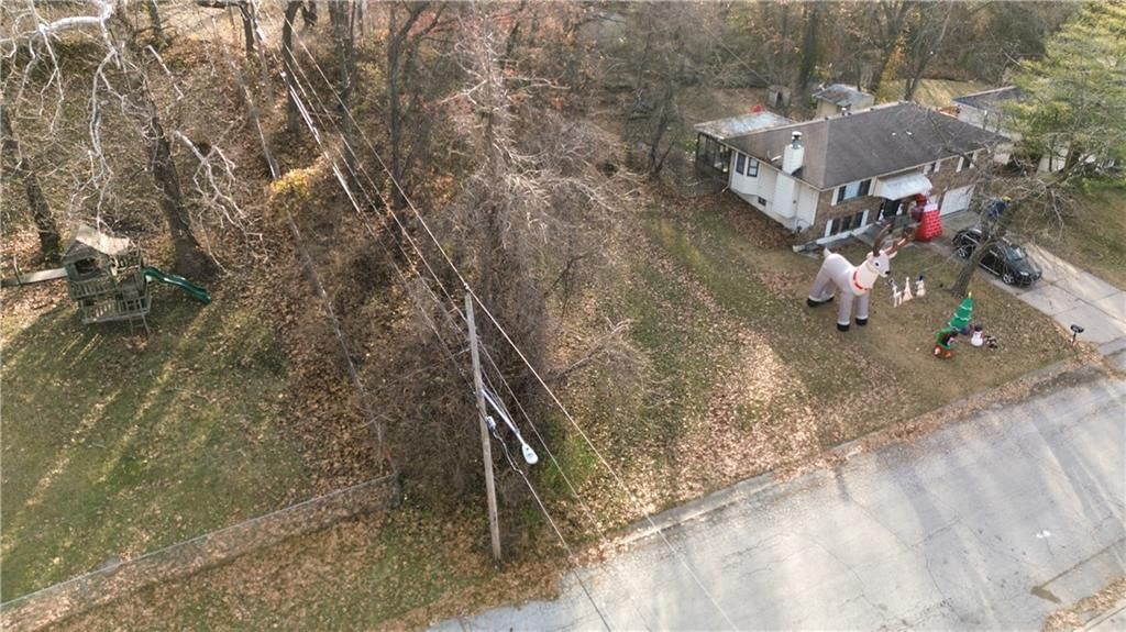 11239 E Smart Avenue, Sugar Creek, MO