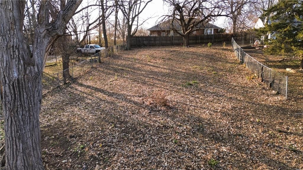 410 S Forest Avenue — photo 2