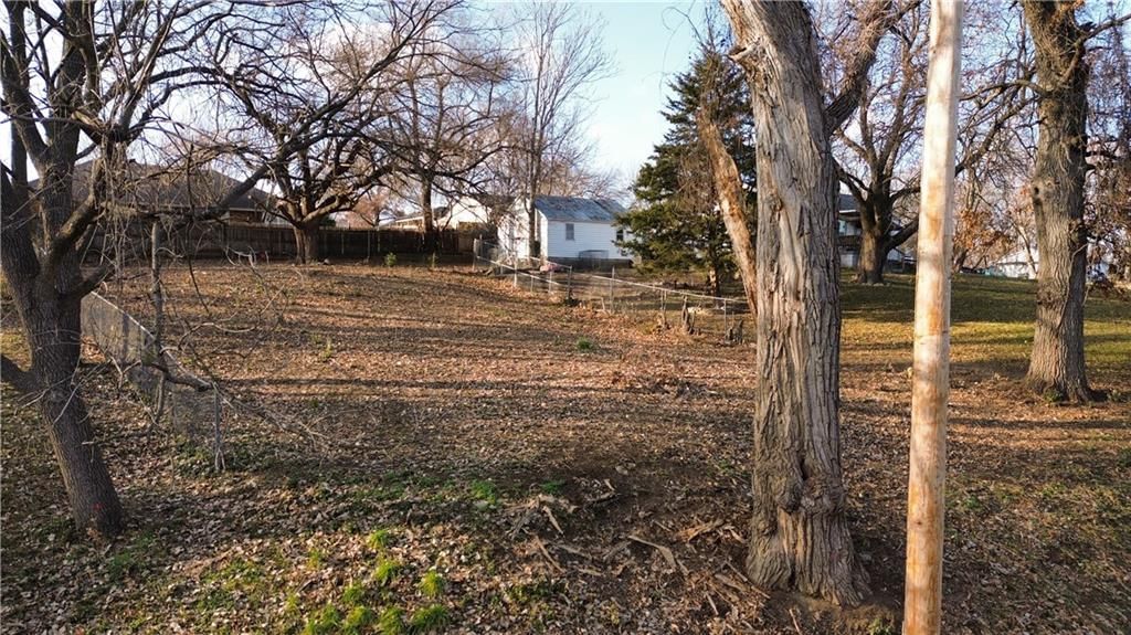 410 S Forest Avenue — photo 4