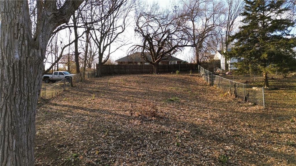 410 S Forest Avenue — photo 8