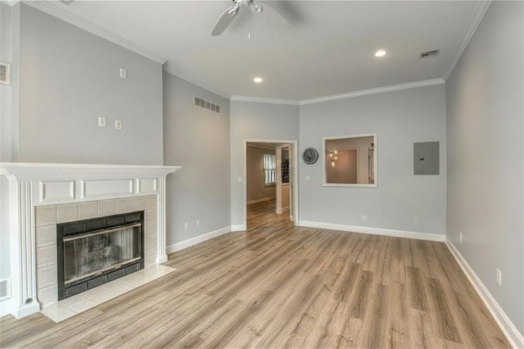 Photo 14 of 37 - 9424 W 122nd Street