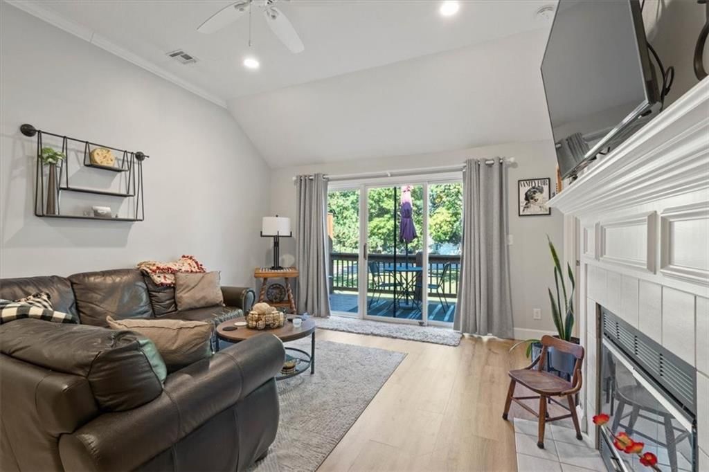 Photo 17 of 37 - 9424 W 122nd Street