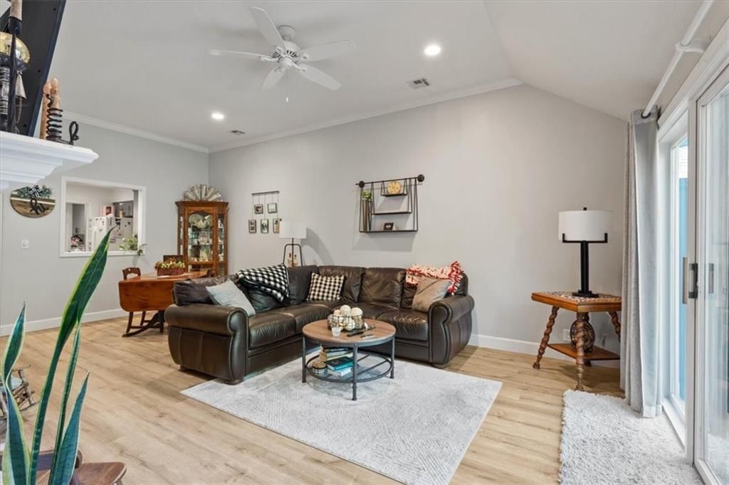 Photo 21 of 37 - 9424 W 122nd Street