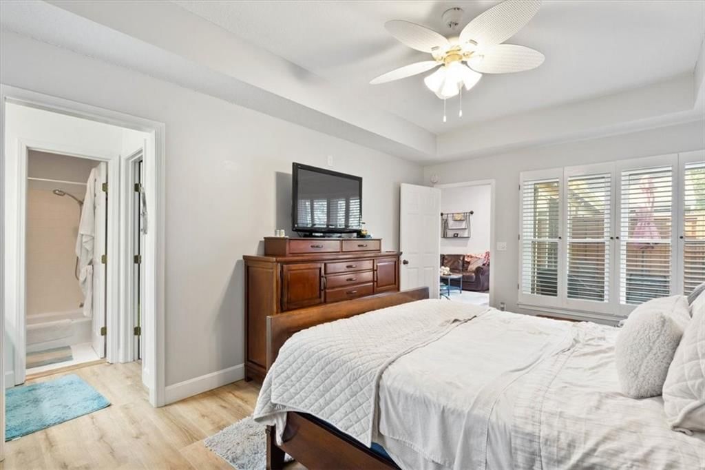Photo 24 of 37 - 9424 W 122nd Street